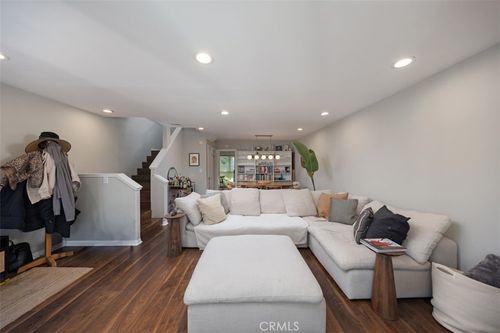 9-14101 Dickens St, Sherman Oaks, CA, 91423-4262 | Card Image