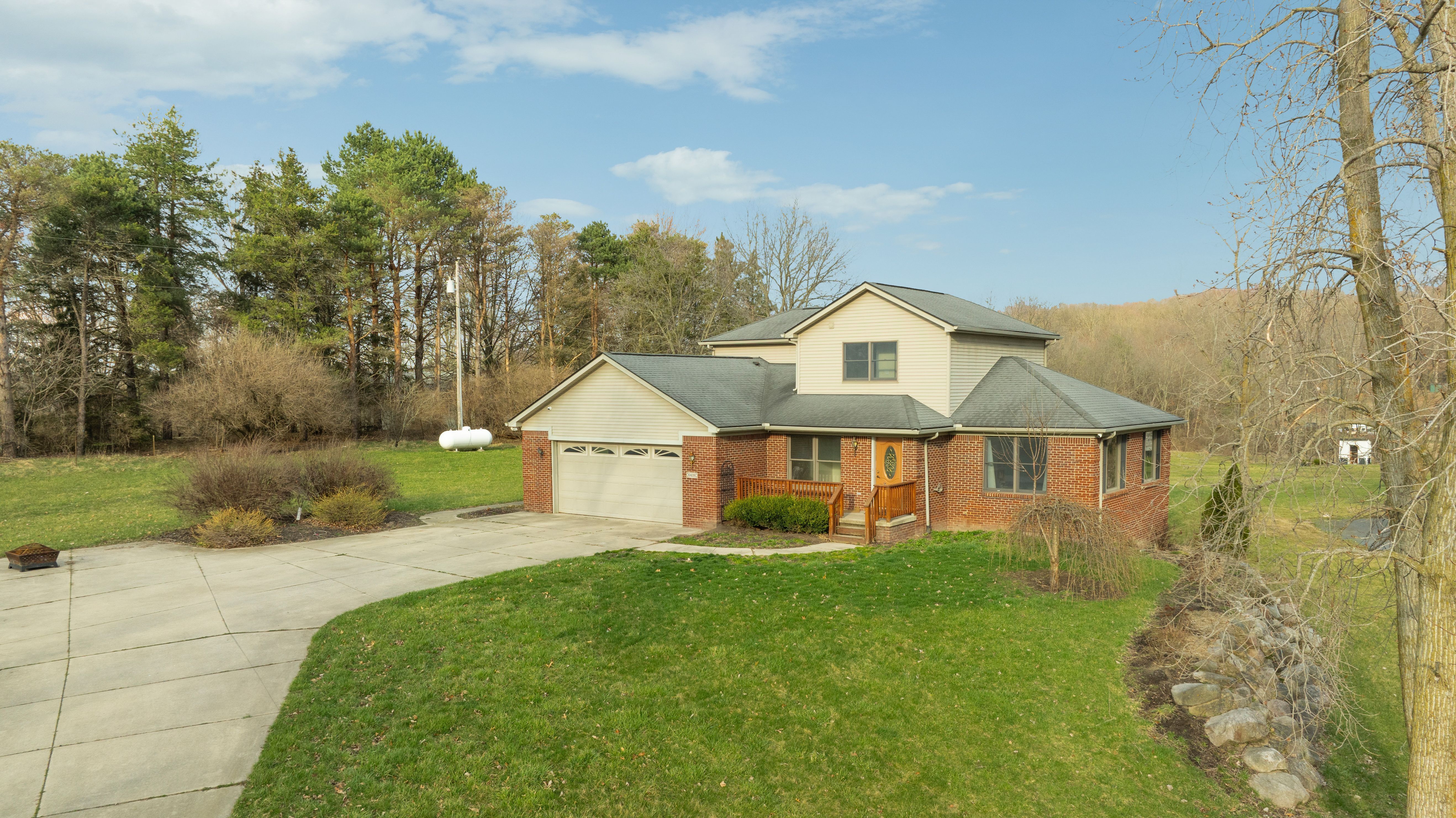 Oak Grove Rd, Howell, MI 48855