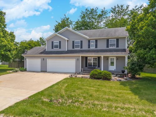 102 Merganser Ct, Downs, IL, 61736-9553 | Card Image