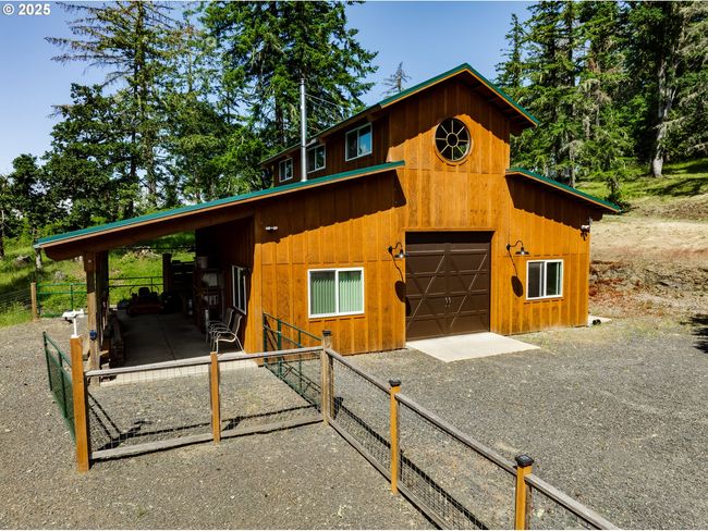 86561 R R Baker Rd, House other with 3 bedrooms, 3 bathrooms and 2 parking in Springfield OR | Image 19