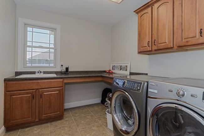 1619 W Meadowlark Dr, Home with 3 bedrooms, 3 bathrooms and null parking in Pontiac IL | Image 19