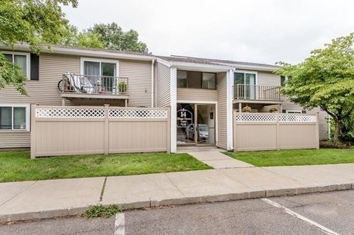 7-14 Village Green Ln, Natick, MA, 01760-3924 | Card Image
