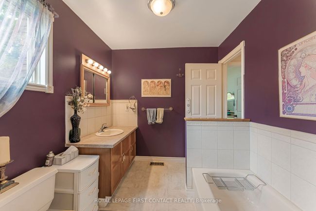 21 Pooles Rd, House other with 4 bedrooms, 3 bathrooms and 6 parking in Midhurst ON | Image 19