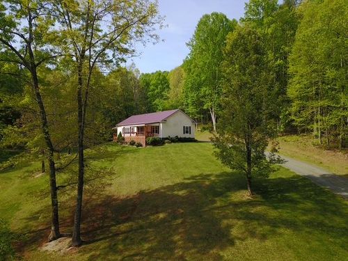 2820 Cross Roads Dr, Galax, VA, 24333-4389 | Card Image