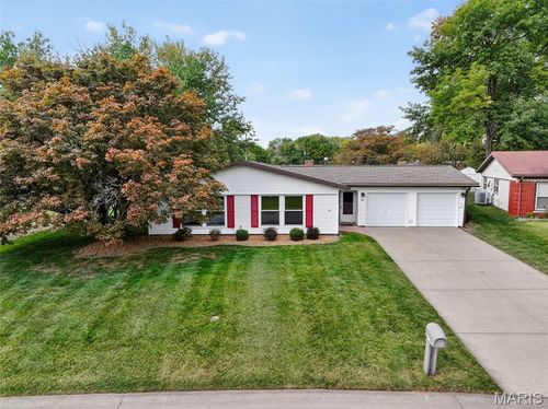 212 Mcknight Rd, Fairview Heights, IL, 62208-2549 | Card Image