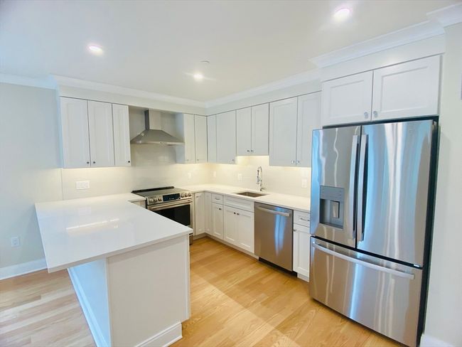 1 - 15 Yuill Cir, Condo with 2 bedrooms, 2 bathrooms and 1 parking in Boston MA | Image 4