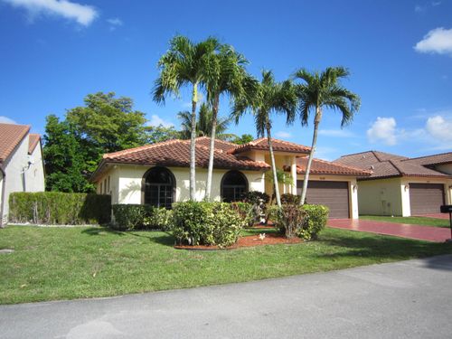 7039 Golf Pointe Cir, Tamarac, FL, 33321-2739 | Card Image