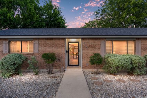 132 Village Dr, Kerrville, TX, 78028-2856 | Card Image