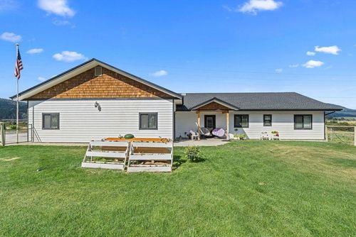 1983 Heine Rd, Chewelah, WA, 99109-9521 | Card Image