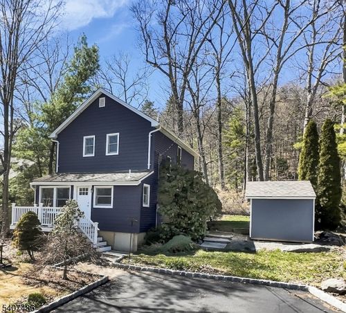 7 Shadowy Ln, West Milford, NJ, 07480-1430 | Card Image
