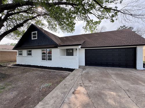 5812 Mccart Ave, Fort Worth, TX, 76133-2425 | Card Image