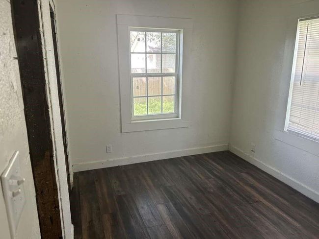 634 E Bernard St, House other with 2 bedrooms, 1 bathrooms and null parking in West Columbia TX | Image 5