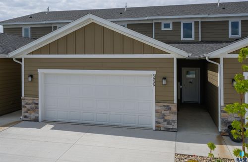 5935 S Whisper Creek Pl, Sioux Falls, SD, 57108-3098 | Card Image