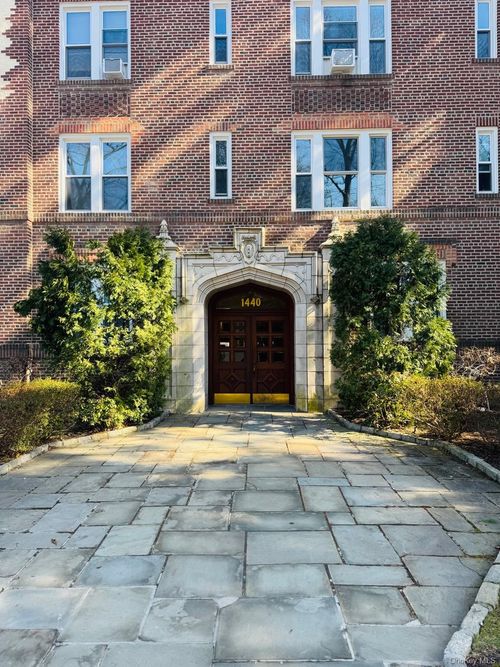 apt-2b-1440 Midland Ave, Bronxville, NY, 10708-6010 | Card Image