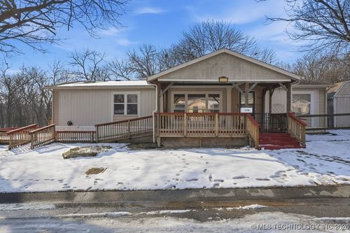 13706 Peabody Dr, Glenpool, OK, 74033-3458 | Card Image