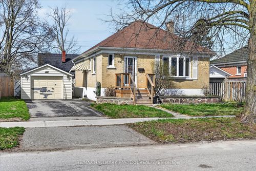 561 Spruce Ave, Peterborough, ON, K9J5A4 | Card Image
