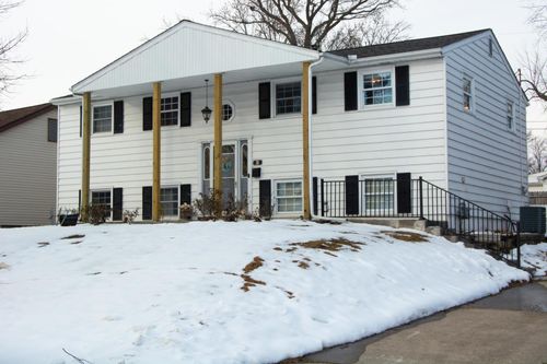 30 Ridge Lane Dr, Decatur, IL, 62521-5424 | Card Image