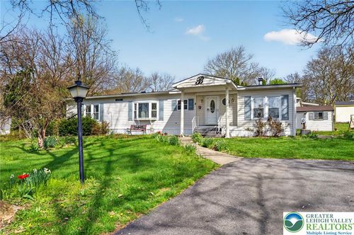 4 Woodsdale Ct, BATH, PA, 18014-2145 | Card Image