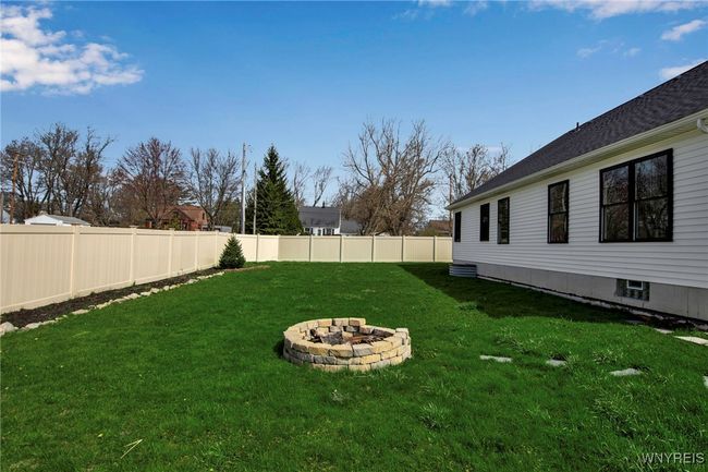 6 Rolling Woods Ln, House other with 6 bedrooms, 3 bathrooms and null parking in West Seneca NY | Image 4