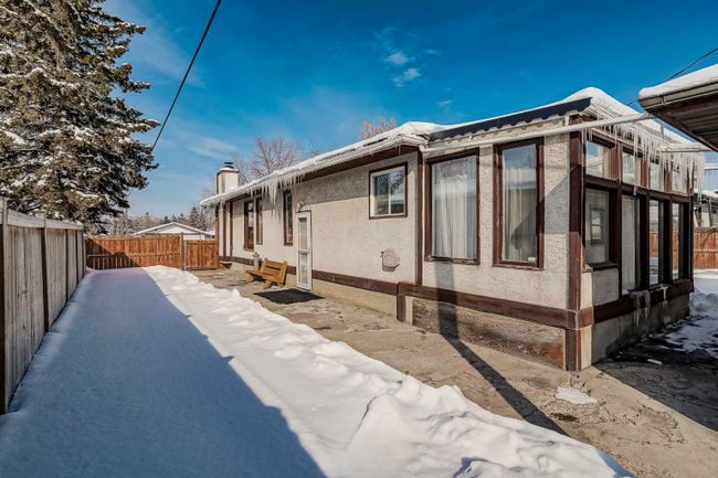 1968 Cottonwood Crescent Se, Home with 4 bedrooms, 2 bathrooms and 4 parking in Calgary AB | Image 42