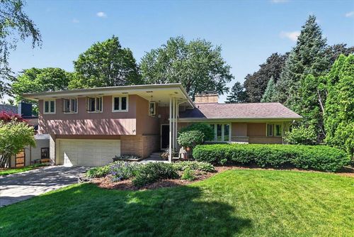 11 Fuller Drive, MAPLE BLUFF, WI, 53704 | Card Image