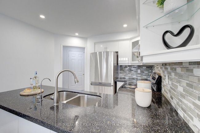 2 Bestview Cres, House other with 4 bedrooms, 4 bathrooms and 2 parking in Maple ON | Image 8