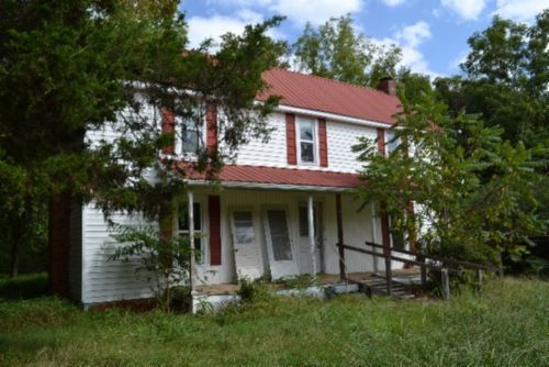 1046 Livingston Hwy, Byrdstown, TN, 38549-4413 | Card Image