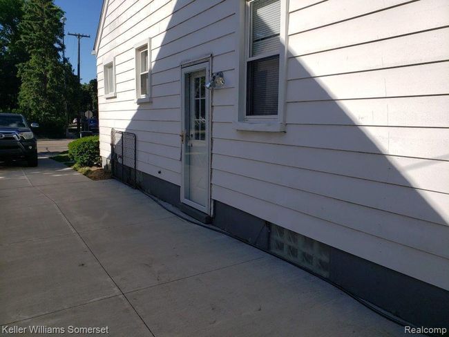 622 E 12 Mile Rd, House other with 3 bedrooms, 1 bathrooms and null parking in Royal Oak MI | Image 4