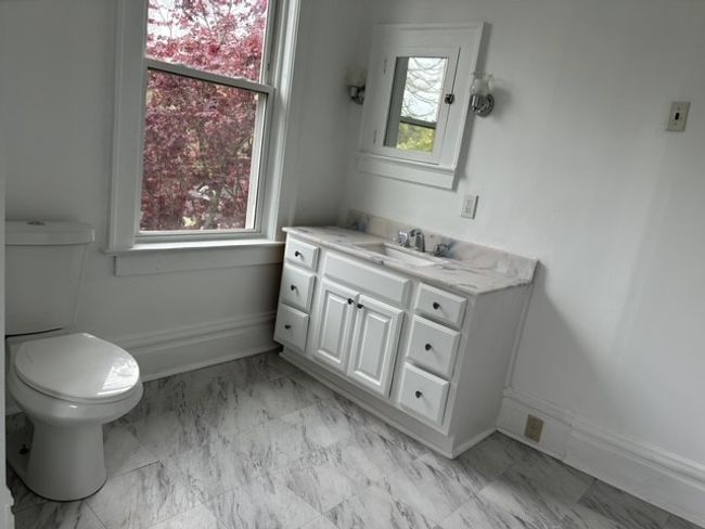 Updated vanity | Image 12
