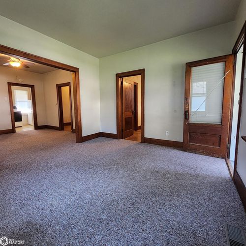 706 N Walnut Street, Avoca, IA, 51521 | Card Image