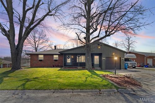 4917 W Hill Dr, Godfrey, IL, 62035-1347 | Card Image