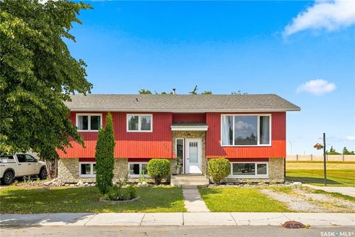 154 Delayen Cres, Saskatoon, SK, S7N2V6 | Card Image