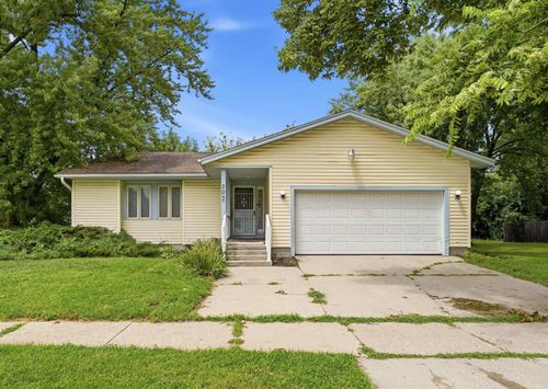 303 Ankeny St, Waterloo, IA, 50703-3014 | Card Image