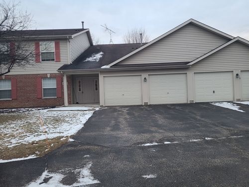 unit-2-978 Village Dr, Round Lake Beach, IL, 60073-5512 | Card Image