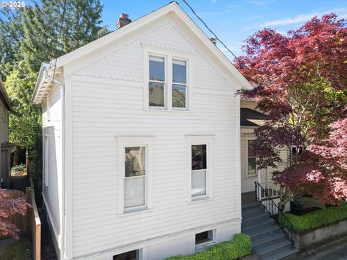 1516 Se Pershing St, Portland, OR, 97202-2841 | Card Image