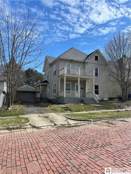 105 Charles St, Jamestown, NY, 14701-7801 | Card Image