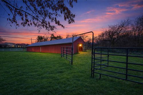 3212 Marthas Chapel Rd, Cunningham, TN, 37052-5117 | Card Image