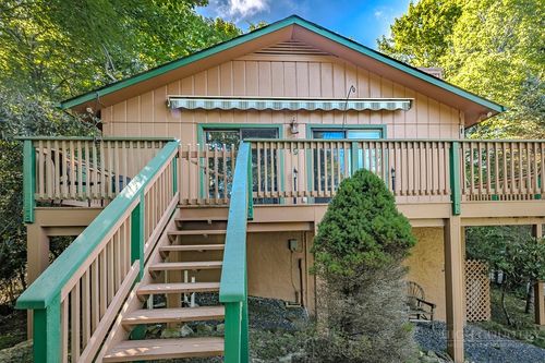 114 Mill Pond Ln, Beech Mountain, NC, 28604-8133 | Card Image