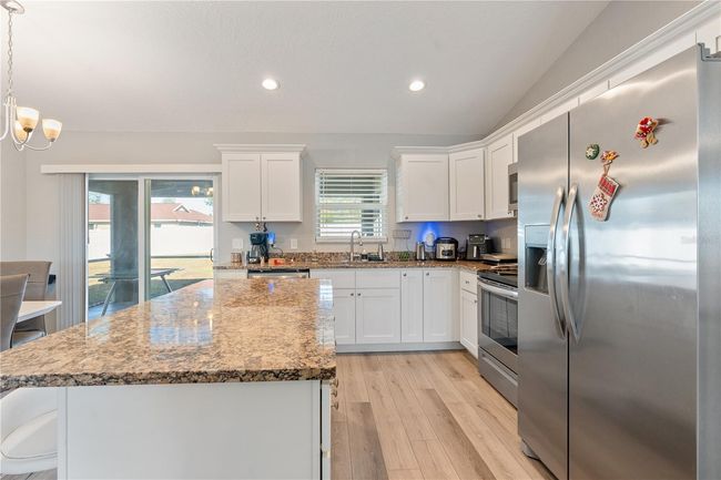 4947 Sw 166 Th Loop, House other with 3 bedrooms, 2 bathrooms and null parking in Ocala FL | Image 9