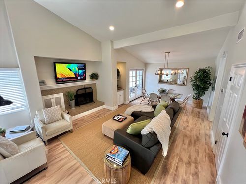 611 Orchid Ave, Corona del Mar, CA, 92625-2461 | Card Image