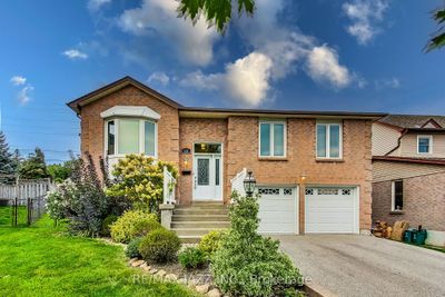 623 Dunrobin Crt, House other with 3 bedrooms, 3 bathrooms and 6 parking in Oshawa ON | Image 1