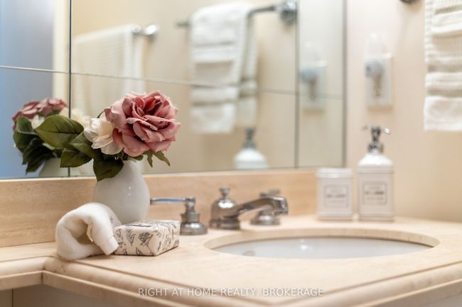 703 - 18 Beverley St, Condo with 3 bedrooms, 2 bathrooms and 2 parking in Toronto ON | Image 17