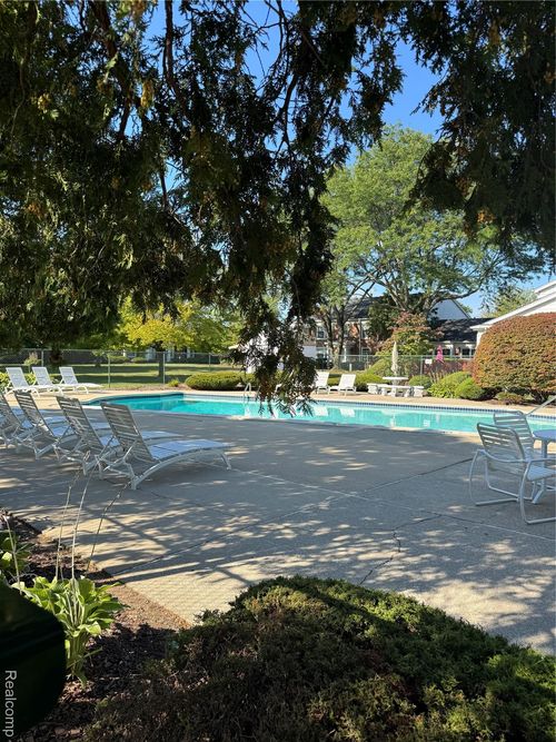 4735 Leisure Ln, Trenton, MI, 48183-4565 | Card Image