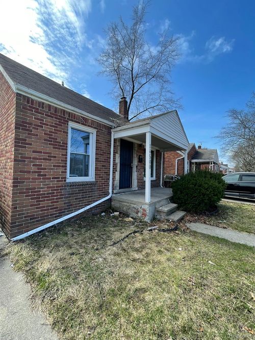 16500 Eastburn St, Detroit, MI, 48205-1553 | Card Image