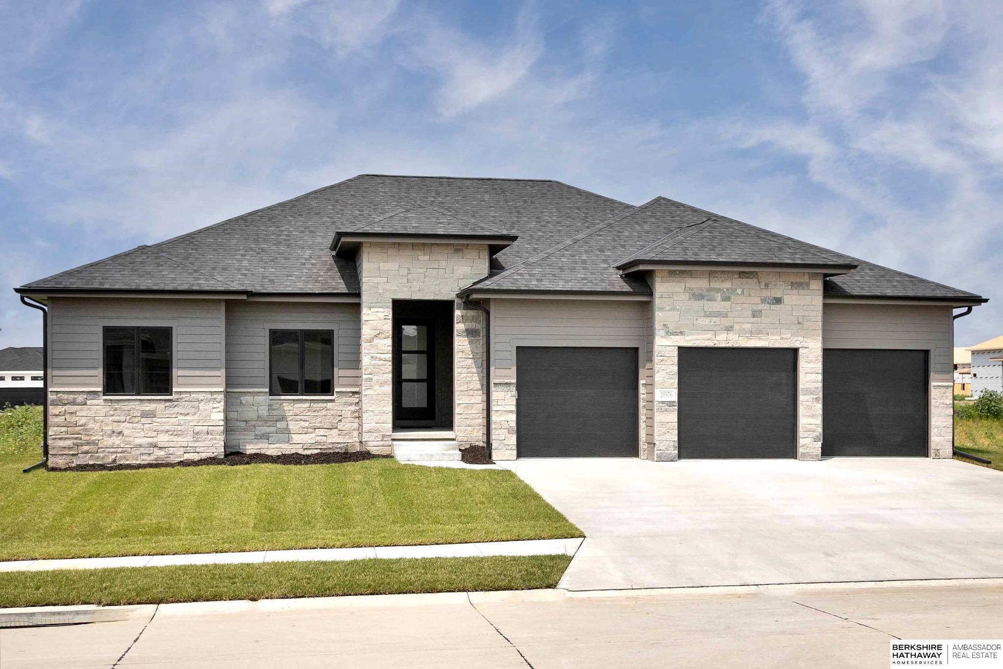 Jaynes St, Elkhorn, NE 68022