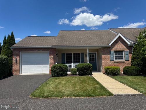 27 Ludwig Ln, Pottstown, PA, 19464-7227 | Card Image