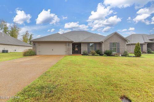 24 Doe Valley Cv, Jackson, TN, 38305-1990 | Card Image