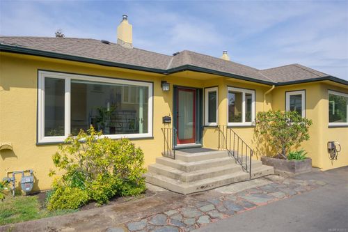 535 Linden Ave, Victoria, BC, V8V4G6 | Card Image