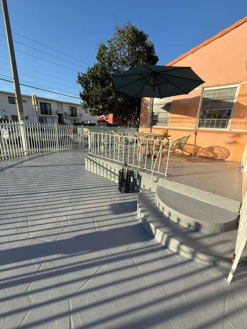 300 Nw 13th Ave, Miami, FL, 33125-4712 | Card Image