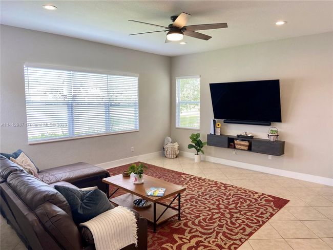 3886 W Whitewater Ave, House other with 4 bedrooms, 3 bathrooms and null parking in Weston FL | Image 5